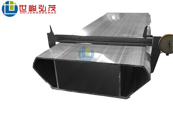 新能源汽車/電動三輪車防滑腳踏板鋁型材 新能源汽車/電動三輪車防滑腳踏板鋁型材